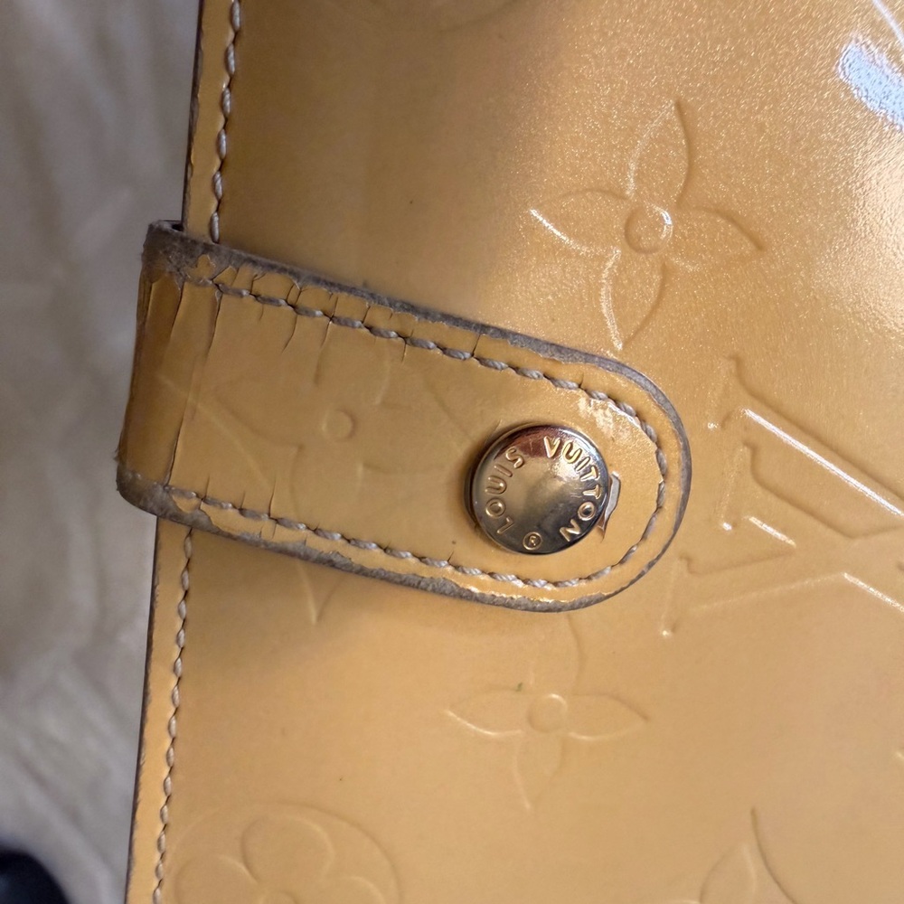 Louis Vuitton Yellow Monogram Vernis Wallet - Picture 4 of 16